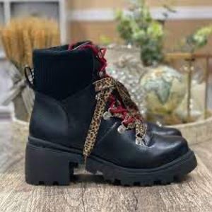 🍀Sale NWT Sugar Fella SWEATER KNIT TOP COMBAT BOOTS 7.5